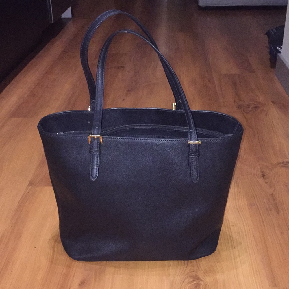 Michael Kors Jet Set Tote - Picture 2 of 3